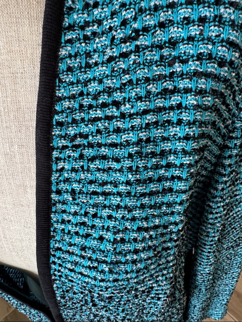 MISOOK L blue and black textured knit open front cardigan jacket - Picture 4 of 7